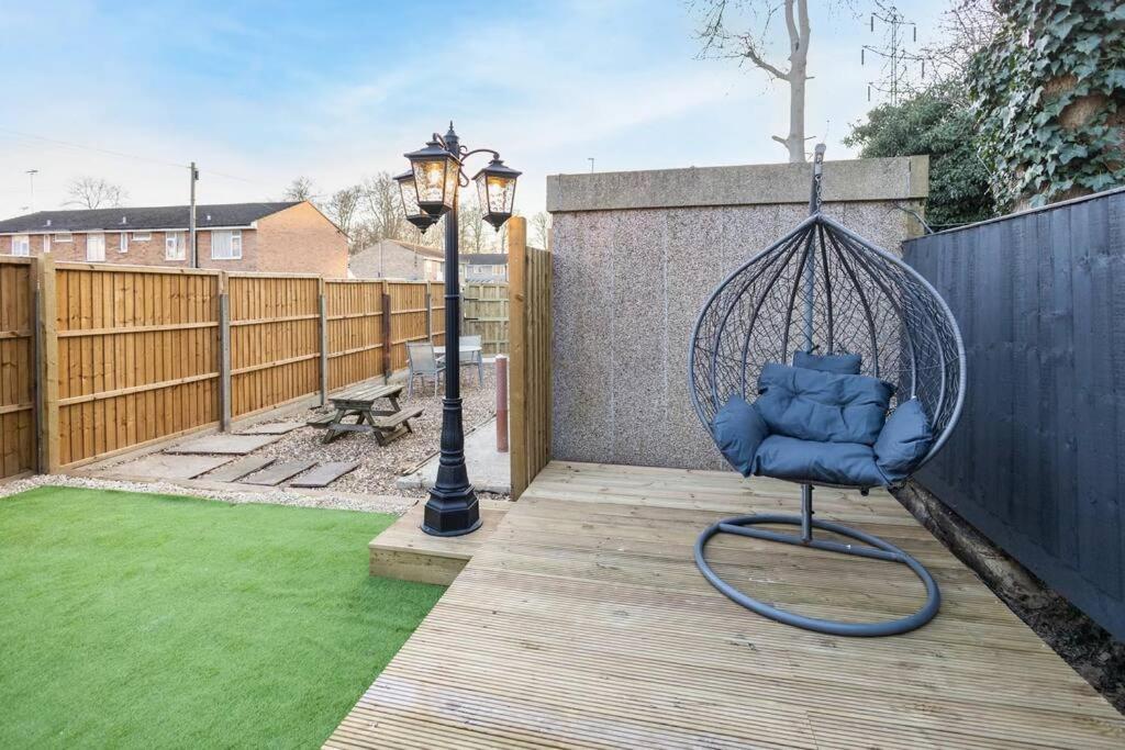 Hogwarts Hideaway Themed Property Watford  Buitenkant foto