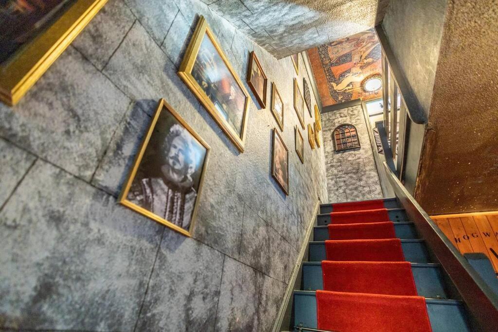 Hogwarts Hideaway Themed Property Watford  Buitenkant foto