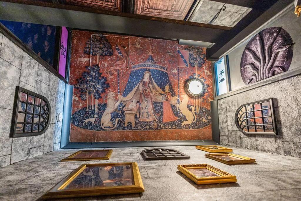 Hogwarts Hideaway Themed Property Watford  Buitenkant foto